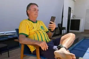 uma-arma-com-quem-nao-consegue-usar-um-ferro-quente.-por-moises-mendes
