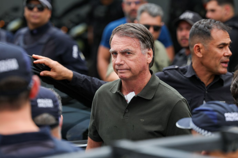 muita-gente-da-extrema-direita-quer-bolsonaro-de-volta-a-papudinha.-por-moises-mendes