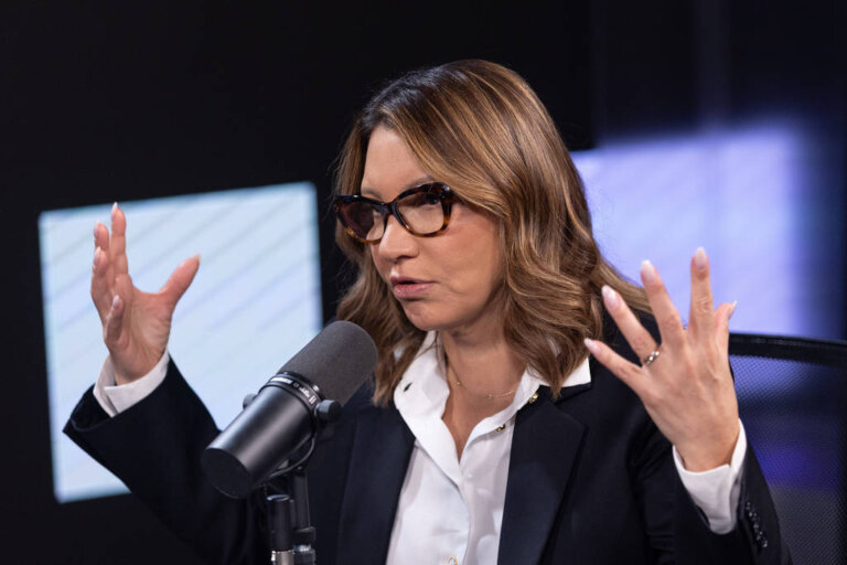 janja-presta-solidariedade-a-michelle-bolsonaro-e-damares:-“misoginia-nao-tem-lado”