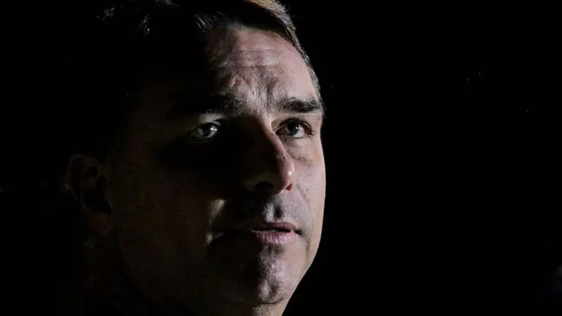 ex-aliado-de-bolsonaro-diz-que-flavio-tem-patrimonio-de-r$-600-milhoes;-senador-nao-comenta