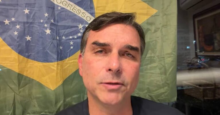 como-ministros-do-stf-reagiram-ao-ataque-de-flavio-bolsonaro-as-urnas