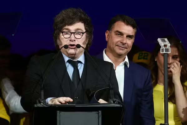 em-ultimas-noticias,-o-peso-dos-ataques-de-milei-a-lula-e-moraes