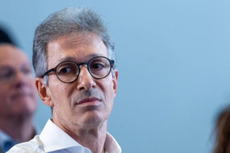 zema-diz-que-tres-ministros-do-stf-devem-ser-substituidos:-“frutas-podres”