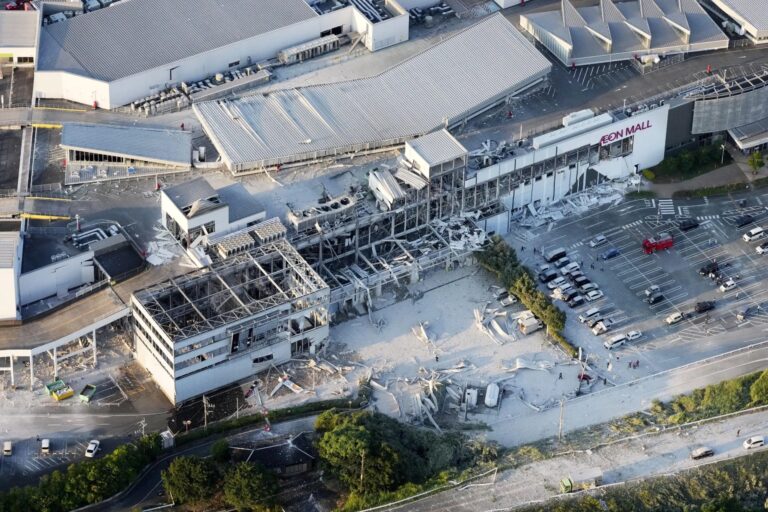 em-shopping-apos-terremoto-no-japao,-video-mostra-a-explosao