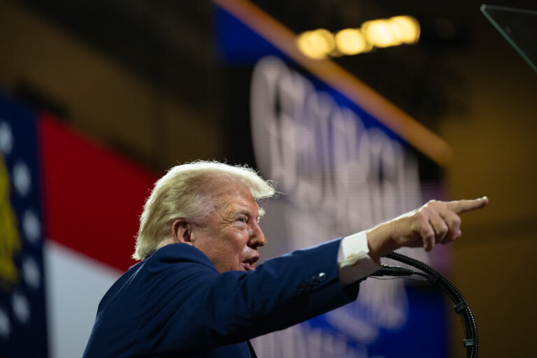 trump-endurece-deportacoes-e-determina-prisao-ate-de-quem-aguarda-‘green-card’