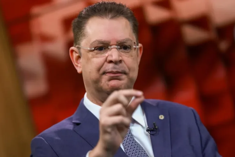 em-dinheiro-vivo-ao-tse-apos-acao-da-pf,-sostenes-declara-r$-500-mil