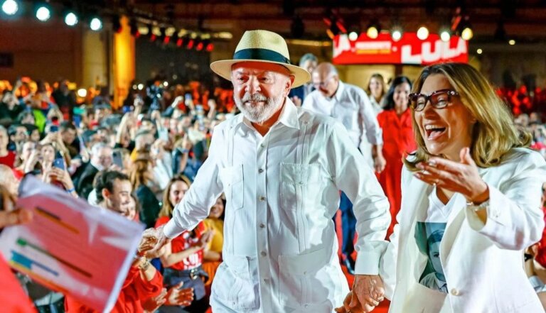 lula-promete-campanha-mais-combativa-apos-ter-candidatura-oficializada-pelo-pt