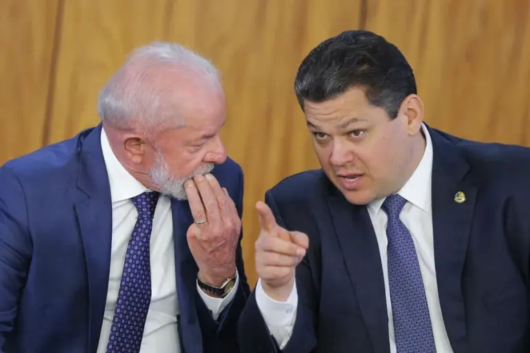 lula-e-alcolumbre-retomam-dialogo-em-encontro-na-casa-de-moraes