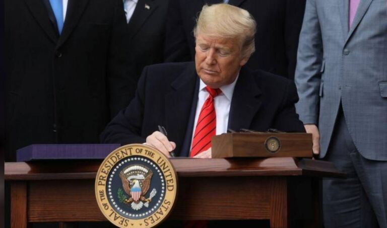 sanitarista-gonzalo-vecina-analisa-a-estupidez-trumpista-de-restringir-a-vacinacao-das-criancas-americanas
