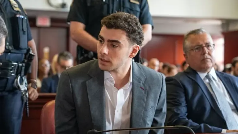 luigi-mangione-admite-ter-atirado-em-ceo-e-se-declara-culpado